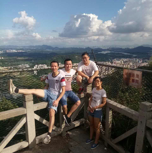 登山組員合照-3